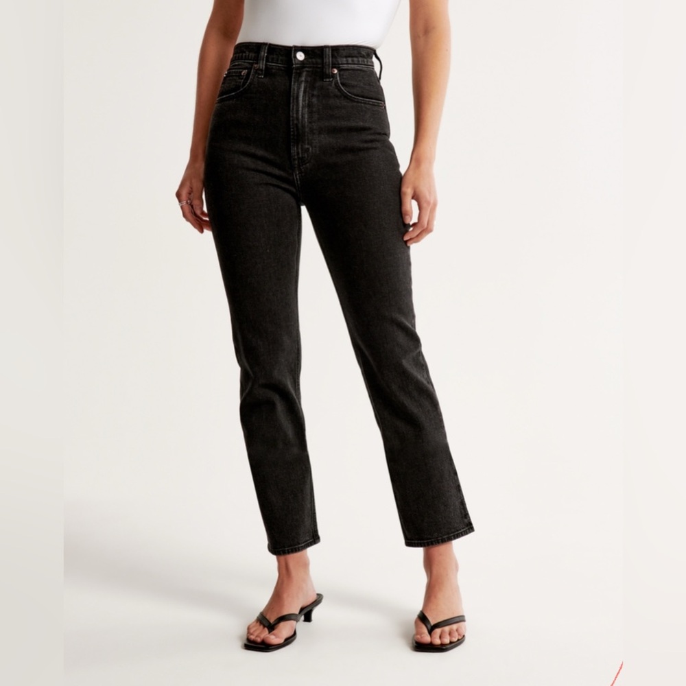NWT Abercrombie Curve Love Ultra High Rise Ankle Straight Jeans Black size 27